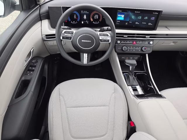 2026 White Pearl Hyundai Tucson SE AWD SUV