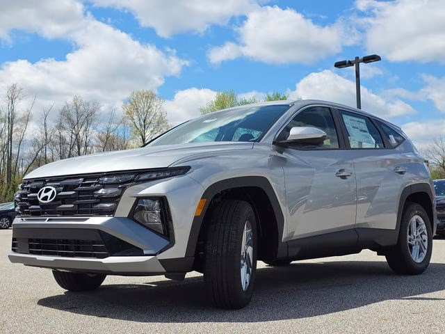 2026 Shimmering Silver Hyundai Tucson SE AWD SUV