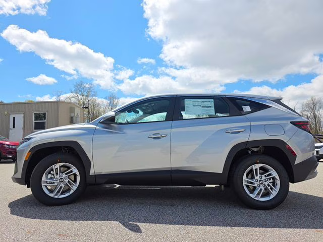 2026 Shimmering Silver Hyundai Tucson SE AWD SUV