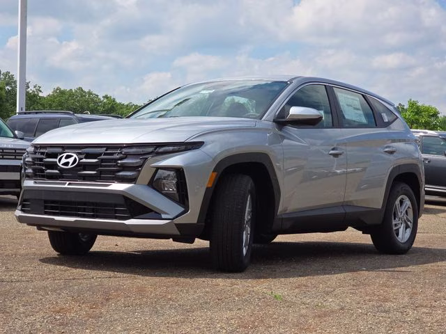2026 Shimmering Silver Hyundai Tucson SE AWD SUV