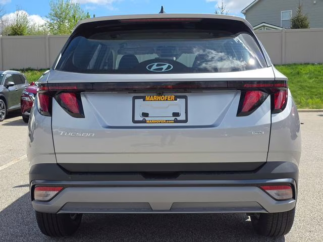 2026 Shimmering Silver Hyundai Tucson SE AWD SUV