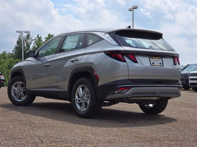 2026 Shimmering Silver Hyundai Tucson SE AWD SUV