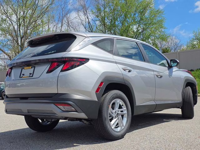 2026 Shimmering Silver Hyundai Tucson SE AWD SUV