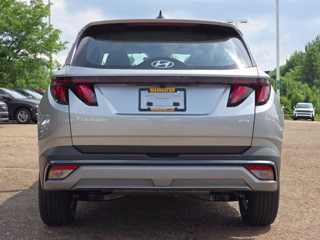 2026 Shimmering Silver Hyundai Tucson SE AWD SUV