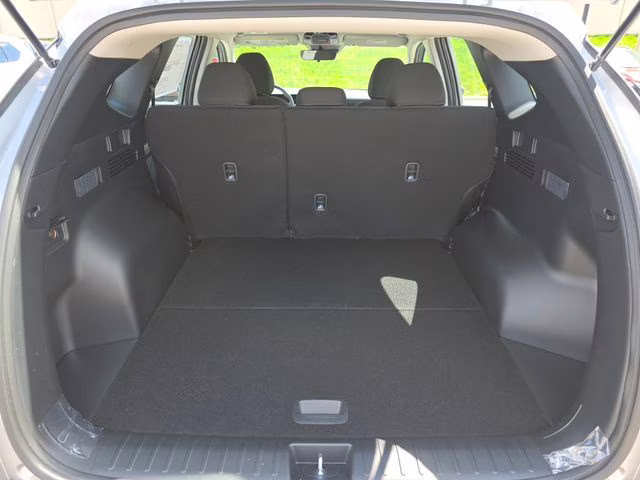 2026 Shimmering Silver Hyundai Tucson SE AWD SUV
