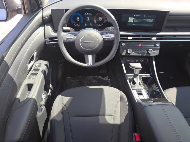 2026 Shimmering Silver Hyundai Tucson SE AWD SUV