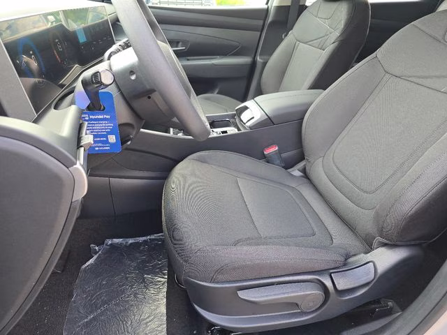 2026 Shimmering Silver Hyundai Tucson SE AWD SUV