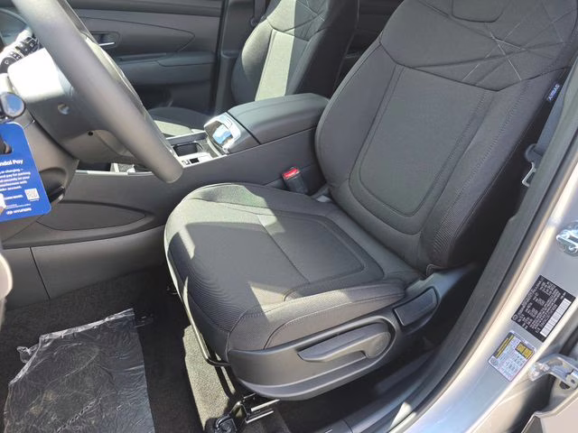 2026 Shimmering Silver Hyundai Tucson SE AWD SUV