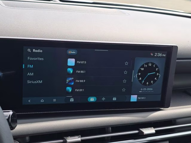 2026 Shimmering Silver Hyundai Tucson SE AWD SUV