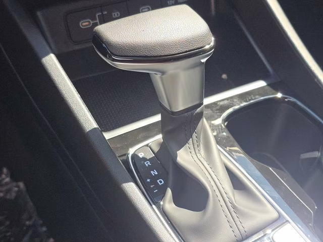2026 Shimmering Silver Hyundai Tucson SE AWD SUV