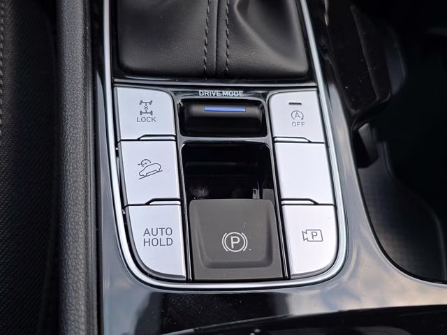 2026 Shimmering Silver Hyundai Tucson SE AWD SUV