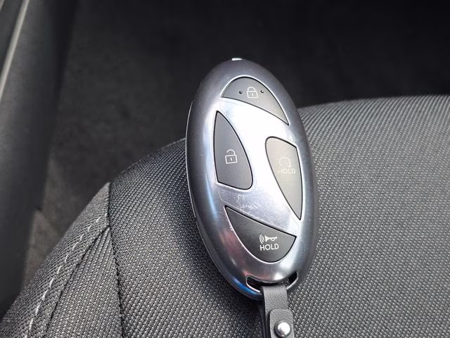 2026 Shimmering Silver Hyundai Tucson SE AWD SUV