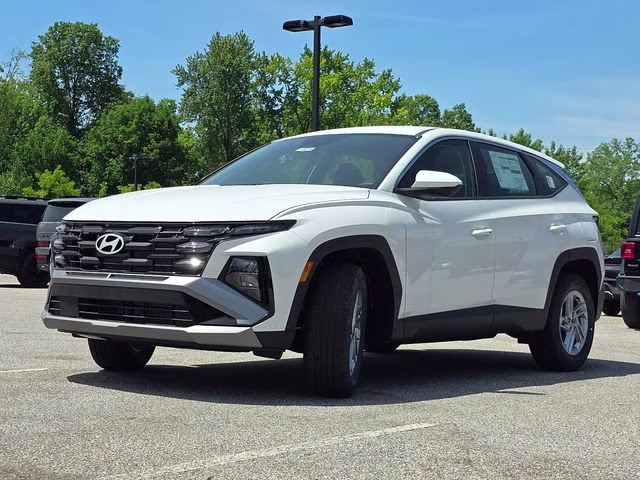 2026 White Pearl Hyundai Tucson SE AWD SUV