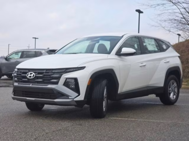 2026 White Pearl Hyundai Tucson SE AWD SUV