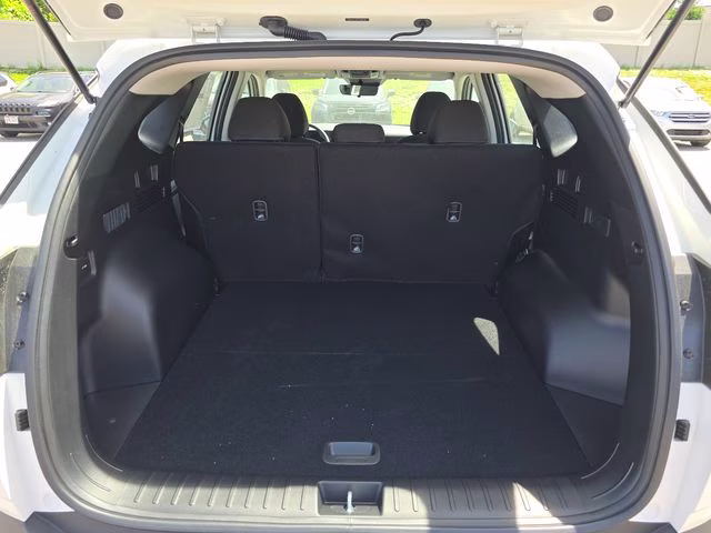 2026 White Pearl Hyundai Tucson SE AWD SUV
