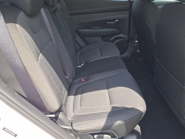 2026 White Pearl Hyundai Tucson SE AWD SUV