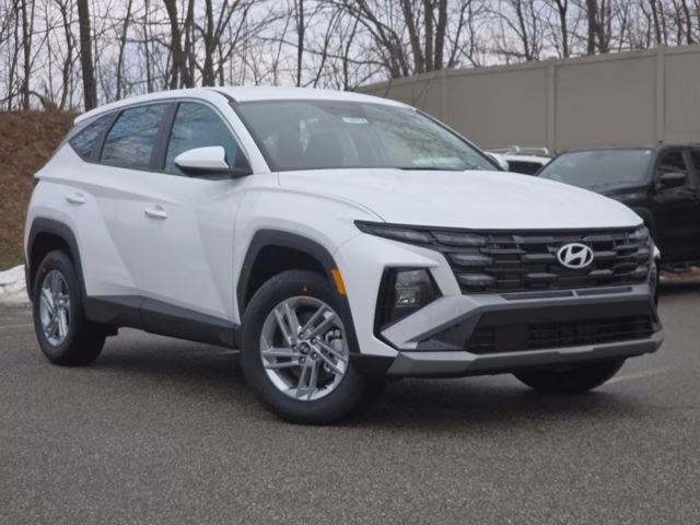 2026 White Pearl Hyundai Tucson SE AWD SUV
