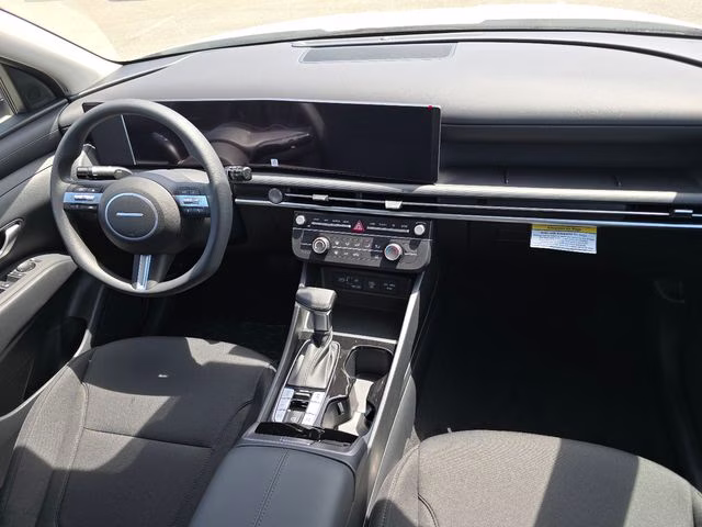 2026 White Pearl Hyundai Tucson SE AWD SUV