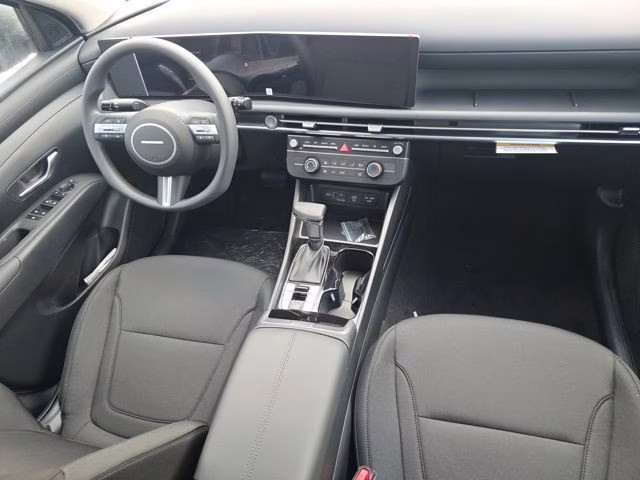 2026 White Pearl Hyundai Tucson SE AWD SUV