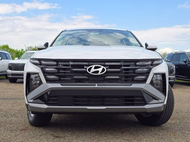 2026 White Pearl Hyundai Tucson SE AWD SUV