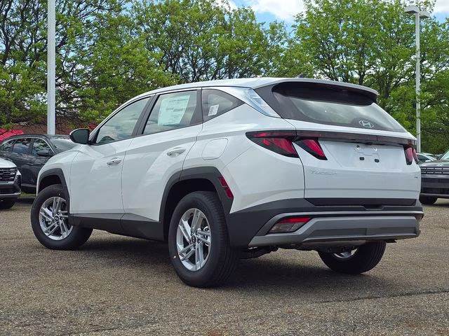 2026 White Pearl Hyundai Tucson SE AWD SUV