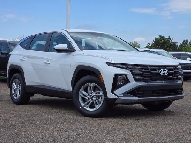 2026 White Pearl Hyundai Tucson SE AWD SUV