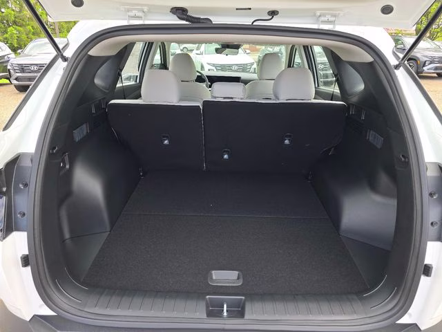 2026 White Pearl Hyundai Tucson SE AWD SUV
