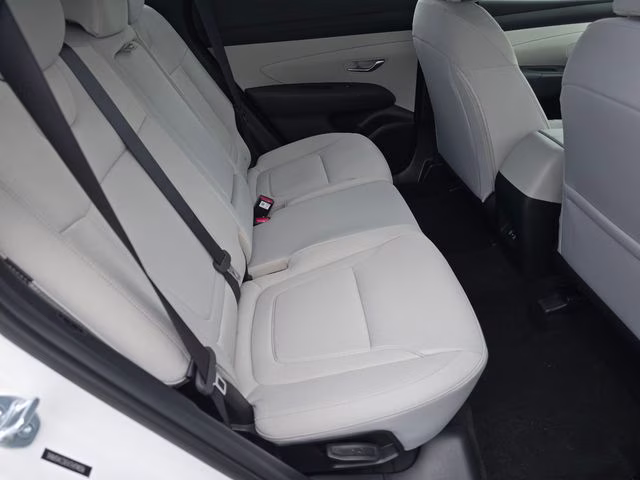 2026 White Pearl Hyundai Tucson SE AWD SUV