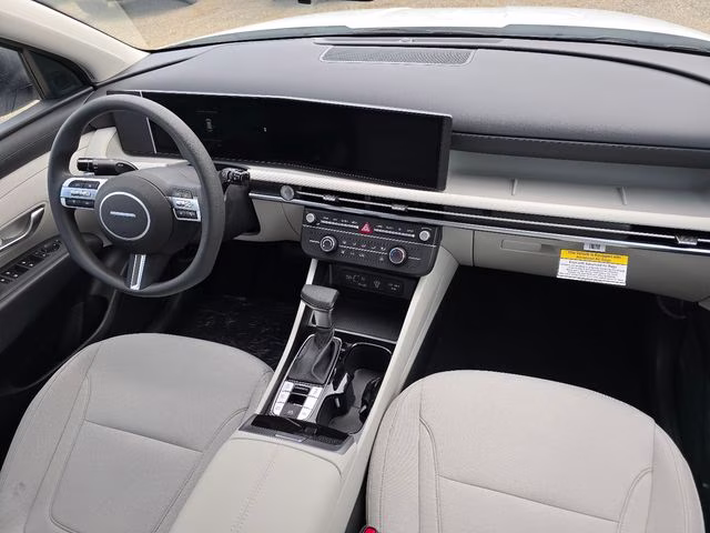 2026 White Pearl Hyundai Tucson SE AWD SUV