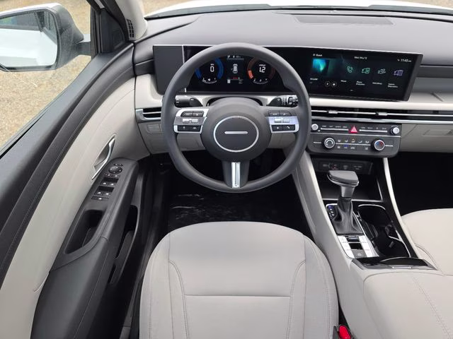 2026 White Pearl Hyundai Tucson SE AWD SUV