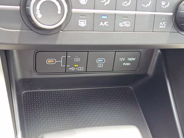 2026 White Pearl Hyundai Tucson SE AWD SUV