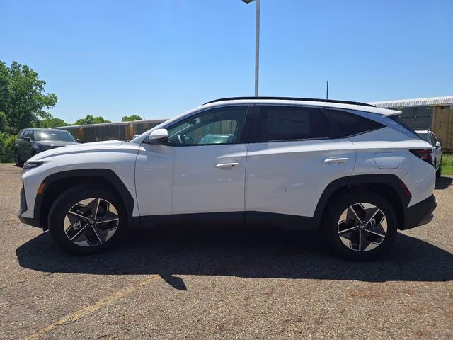 2026 White Pearl Hyundai Tucson SEL FWD SUV