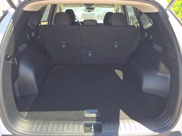 2026 White Pearl Hyundai Tucson SEL FWD SUV