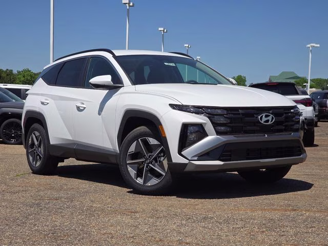 2026 White Pearl Hyundai Tucson SEL FWD SUV