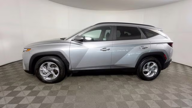 2024 Shimmering Silver Hyundai Tucson SEL FWD SUV