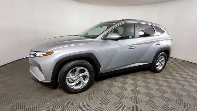 2024 Shimmering Silver Hyundai Tucson SEL FWD SUV