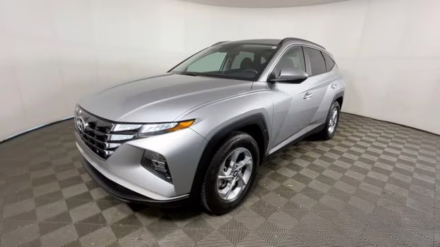 2024 Shimmering Silver Hyundai Tucson SEL FWD SUV