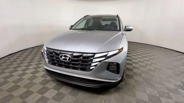 2024 Shimmering Silver Hyundai Tucson SEL FWD SUV