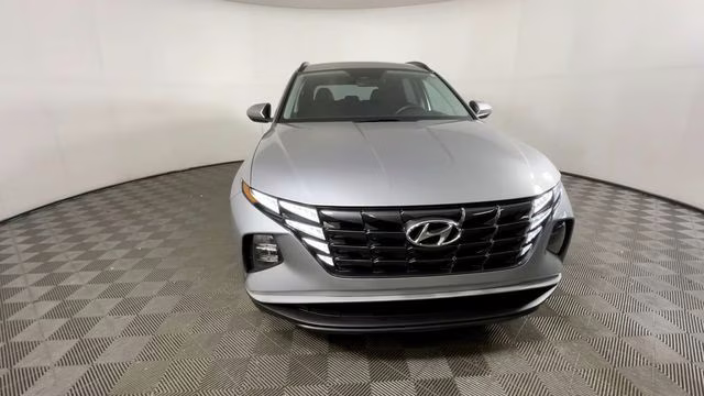 2024 Shimmering Silver Hyundai Tucson SEL FWD SUV