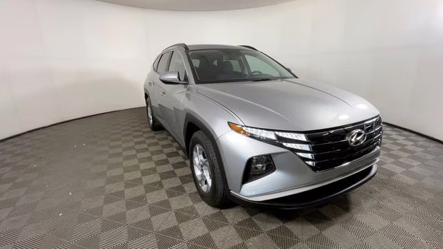 2024 Shimmering Silver Hyundai Tucson SEL FWD SUV