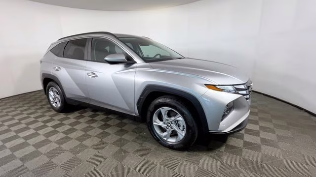 2024 Shimmering Silver Hyundai Tucson SEL FWD SUV