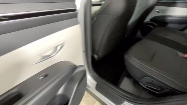 2024 Shimmering Silver Hyundai Tucson SEL FWD SUV