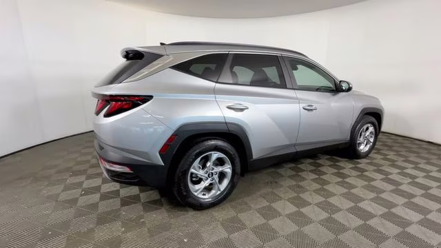 2024 Shimmering Silver Hyundai Tucson SEL FWD SUV