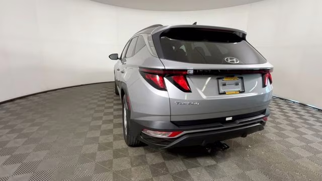 2024 Shimmering Silver Hyundai Tucson SEL FWD SUV