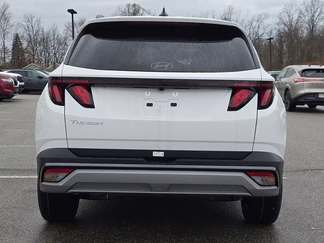 2026 White Pearl Hyundai Tucson SEL FWD SUV
