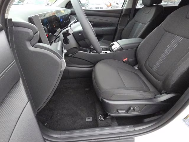 2026 White Pearl Hyundai Tucson SEL FWD SUV