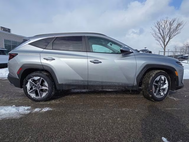 2026 Shimmering Silver Hyundai Tucson SEL FWD SUV