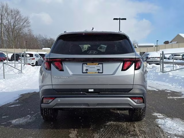 2026 Shimmering Silver Hyundai Tucson SEL FWD SUV