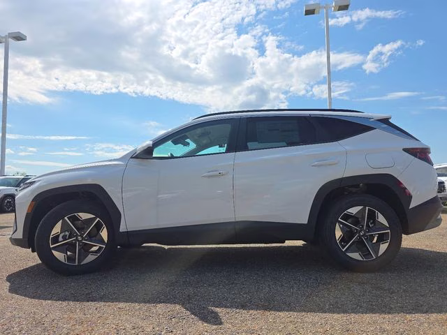 2026 White Pearl Hyundai Tucson SEL FWD SUV