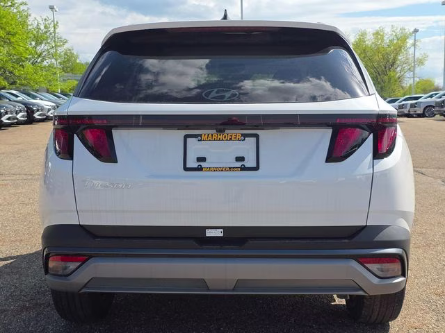 2026 White Pearl Hyundai Tucson SEL FWD SUV